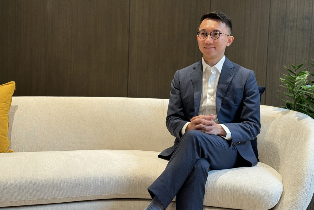 Online medical platform facilitates consultation and medication dispensing. Shenzhen United Family suggests a more secure combination of online and offline services