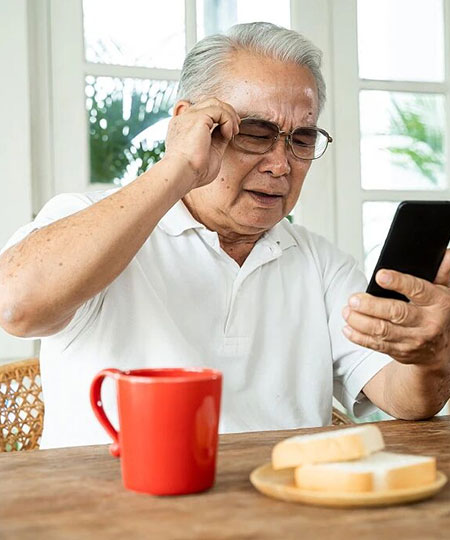 When 'reading glasses' become' frosted mirrors'? Senile cataract? Is it good to count?